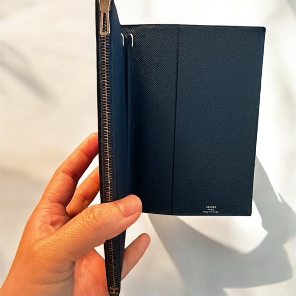 Authentic Hermes Eazip Book Cover PM - Picture 2 of 11